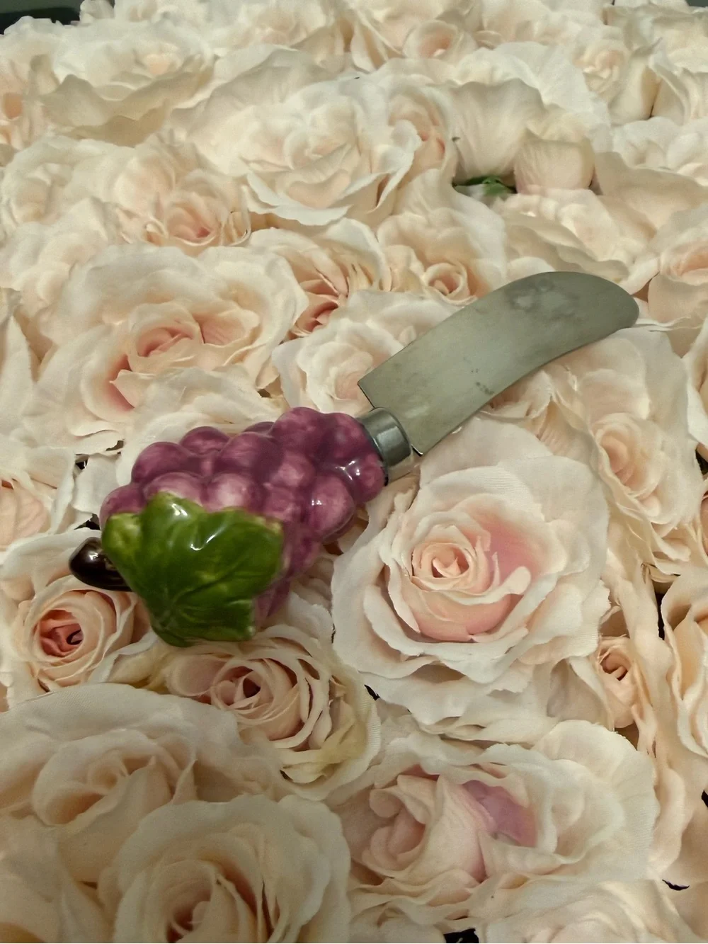 Black-Handled Cheese Knife Set with Purple Grape Spreader